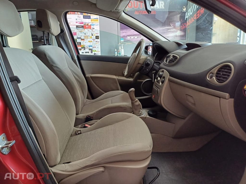 Renault Clio 1.2 16V Confort Privilège