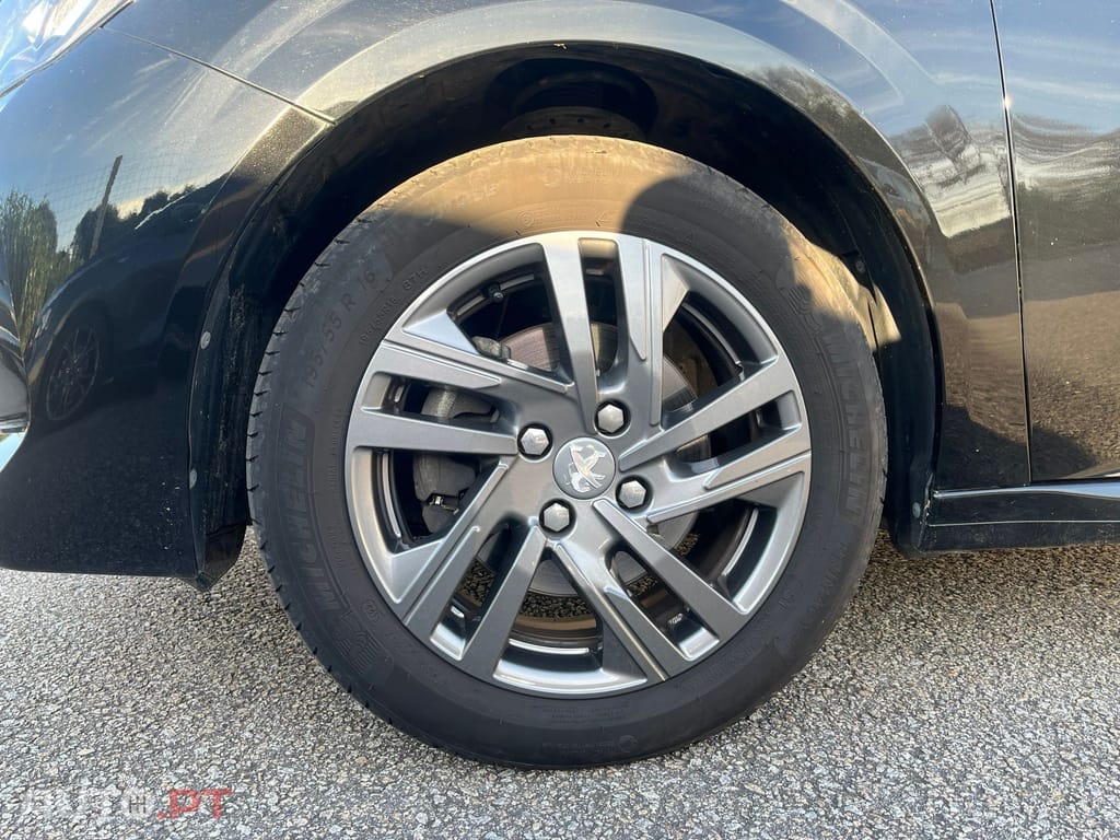 Peugeot 208 1.2 PureTech Allure
