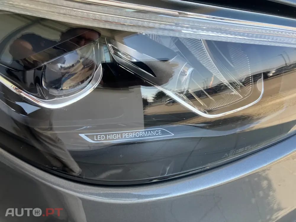 Mercedes-Benz C 180 BERLINA HB+AUTO AMG+360+PELE+J19