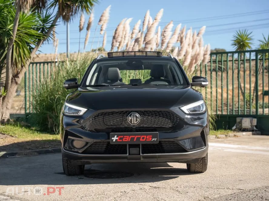 MG ZS Standard Luxury