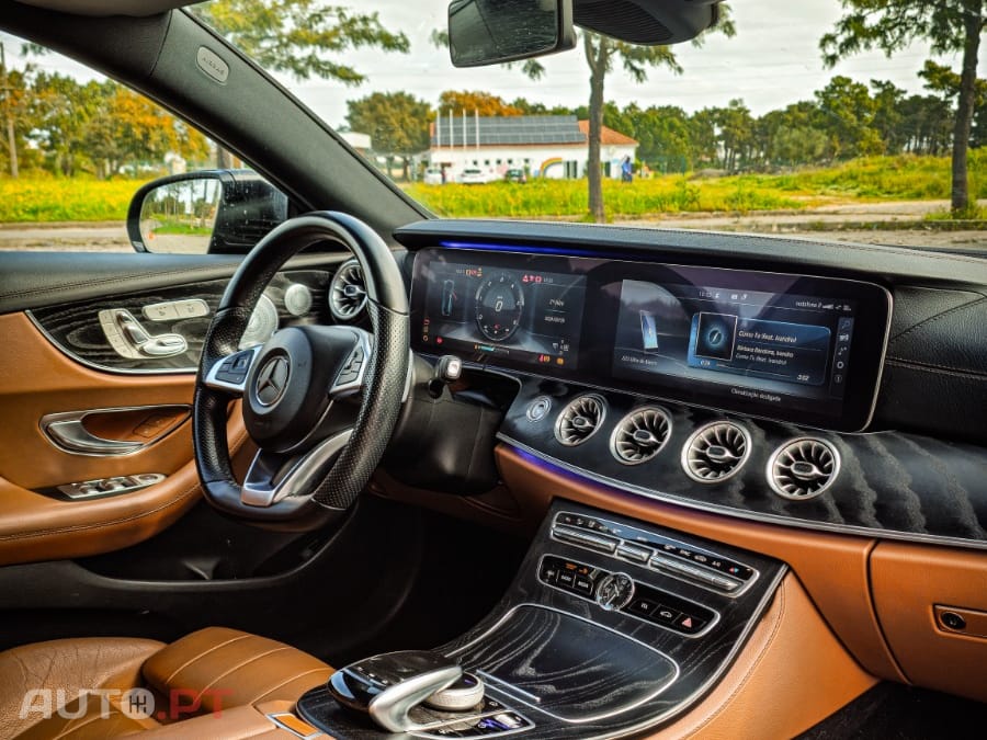 Mercedes-Benz E 220 Coupé E 220 4MATIC