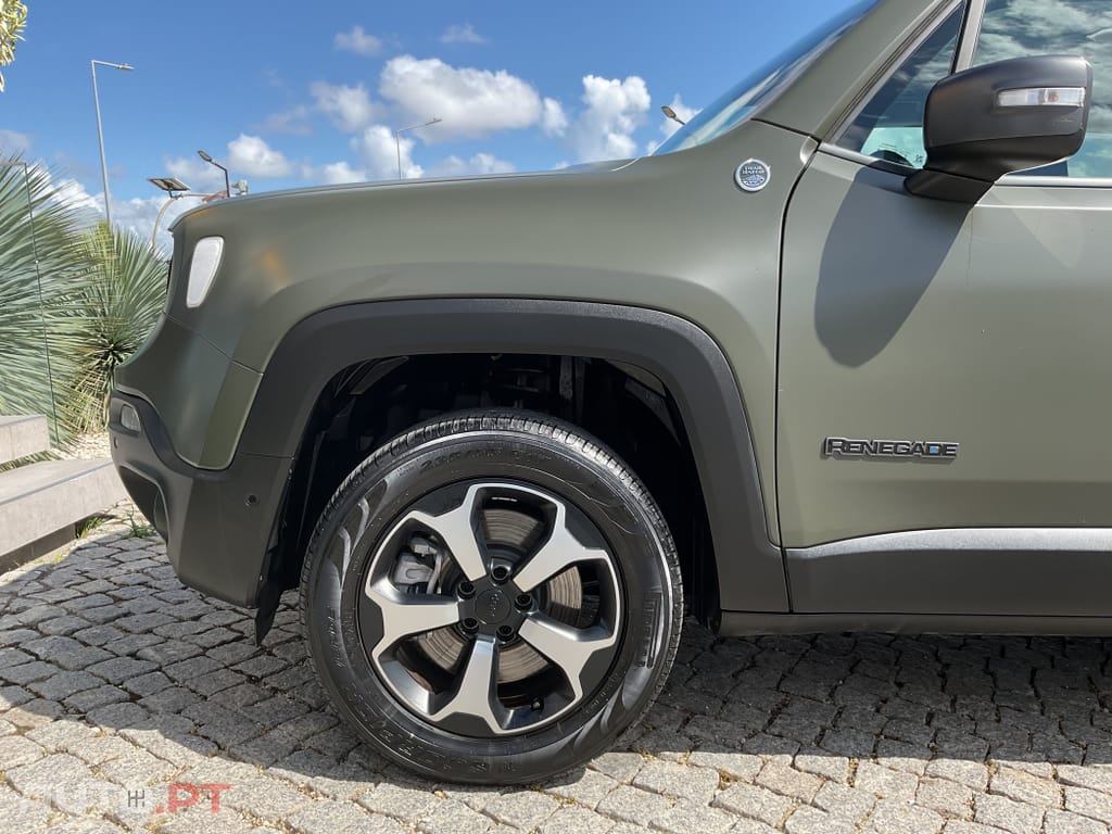 Jeep Renegade 1.3 TG Trailhawk