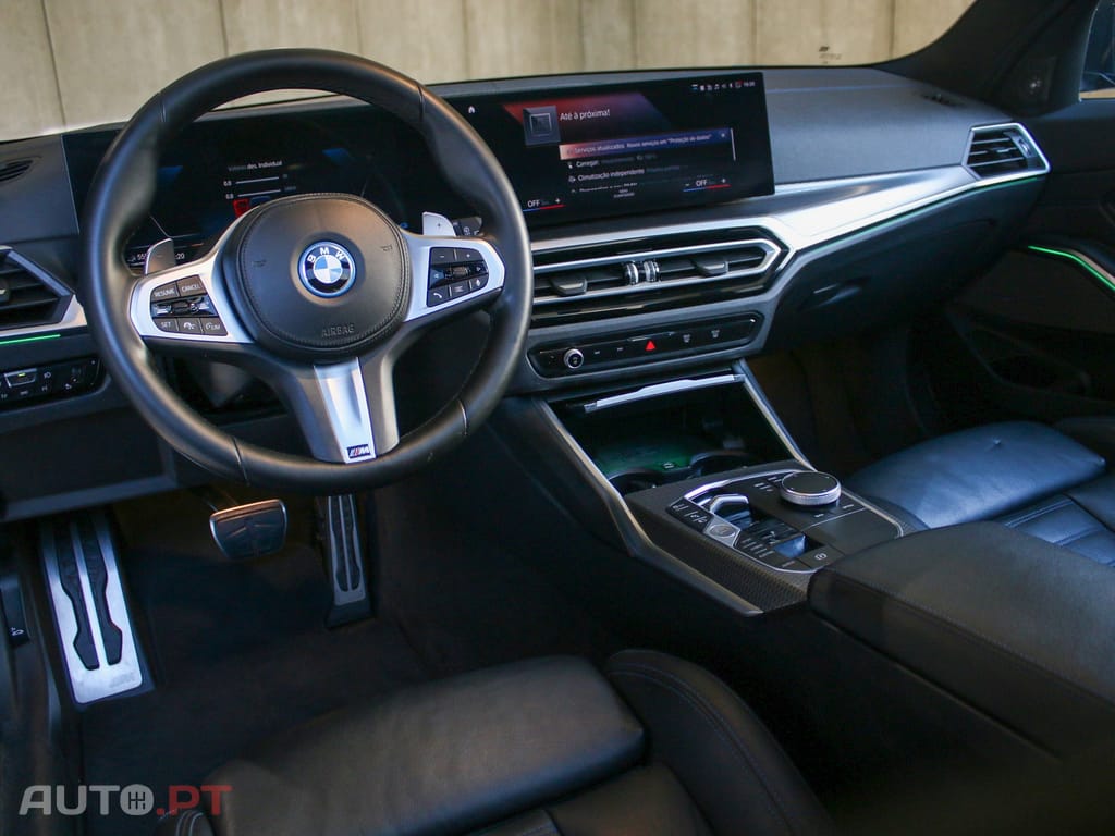 BMW 330 e Touring Pack Desportivo M Auto