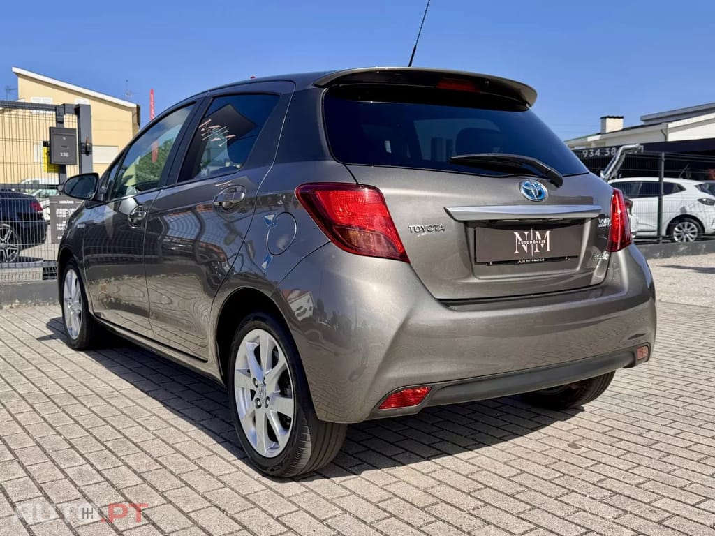 Toyota Yaris 1.5 HSD Sport+Navi — fotografia 6