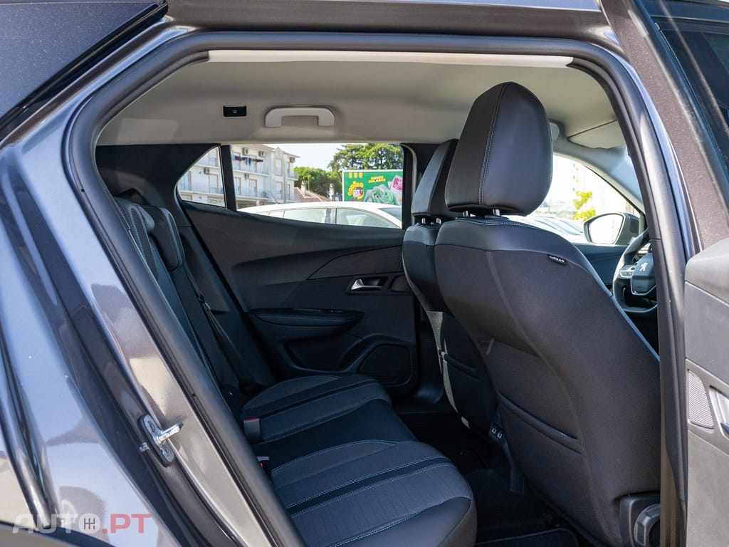 Peugeot 2008 1.2 PureTech Allure EAT8