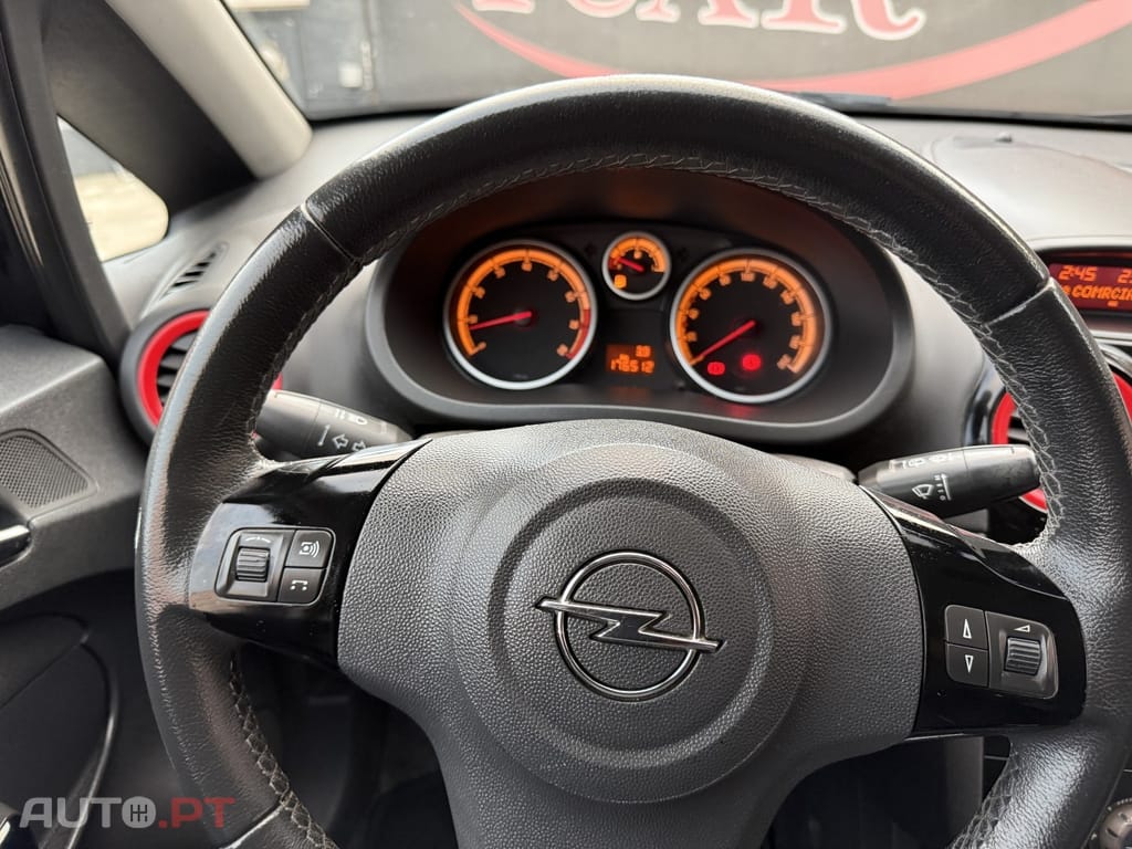Opel Corsa 1.2 Black Edition