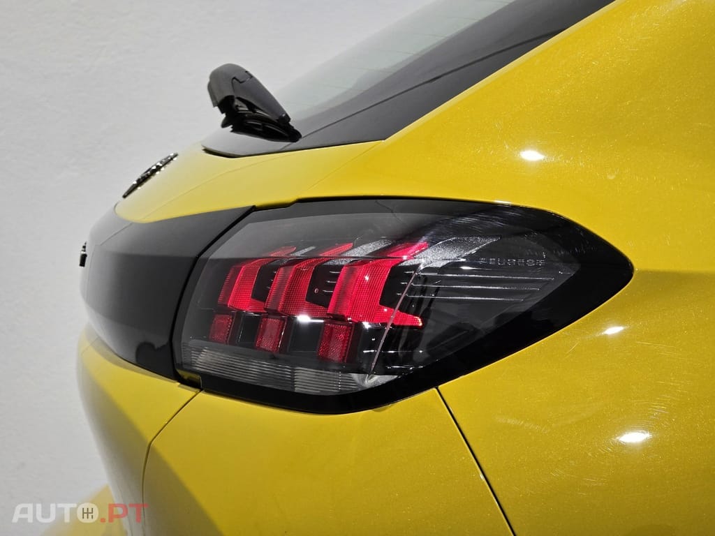 Peugeot E-208 50 kWh Active