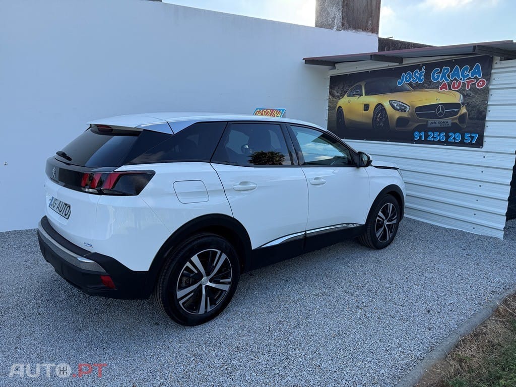 Peugeot 3008 1.2 PureTech Allure J18