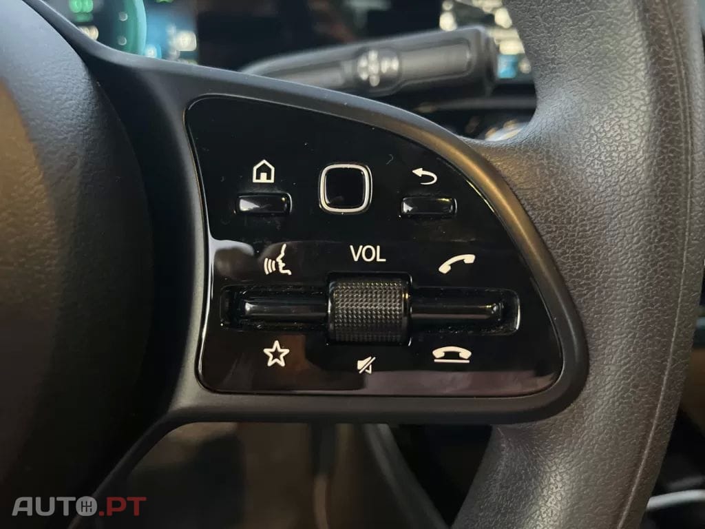 Mercedes-Benz A 250 e 8G-DCT Advanced Progressive