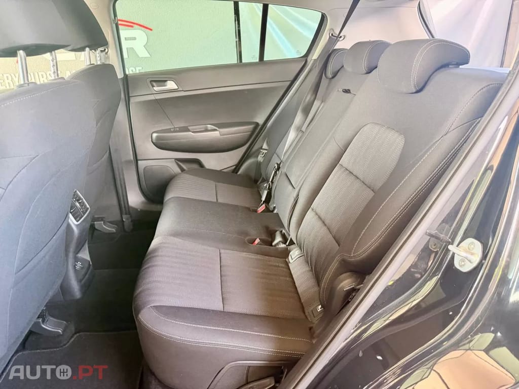 Kia Sportage 1.6 CRDI ISG SX — fotografia 4