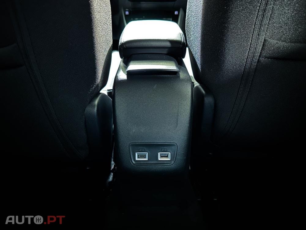 Peugeot 2008 Hybrid 145 e-DSC Allure