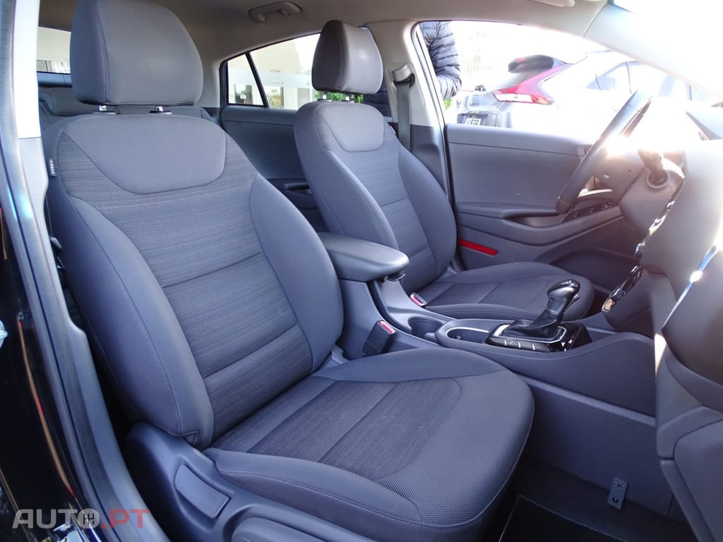 Hyundai Ioniq 1.6 GDI HEV Hybrid Tech