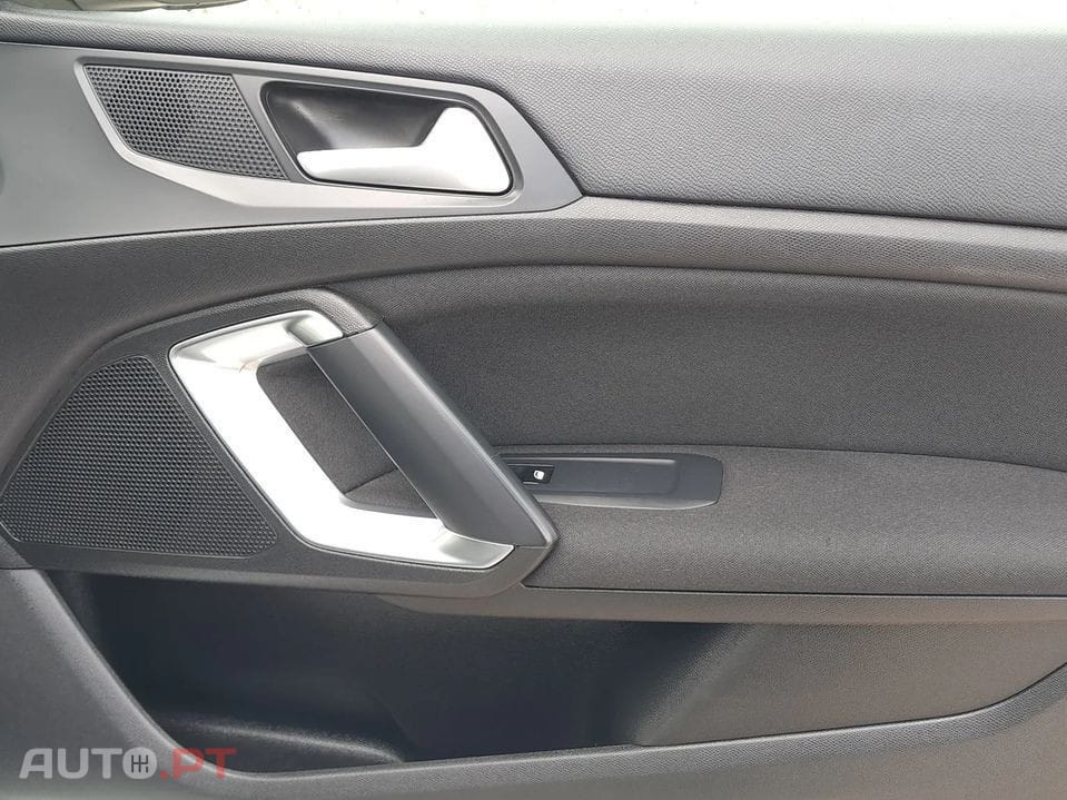 Peugeot 308 1.5 BlueHDi Business Line