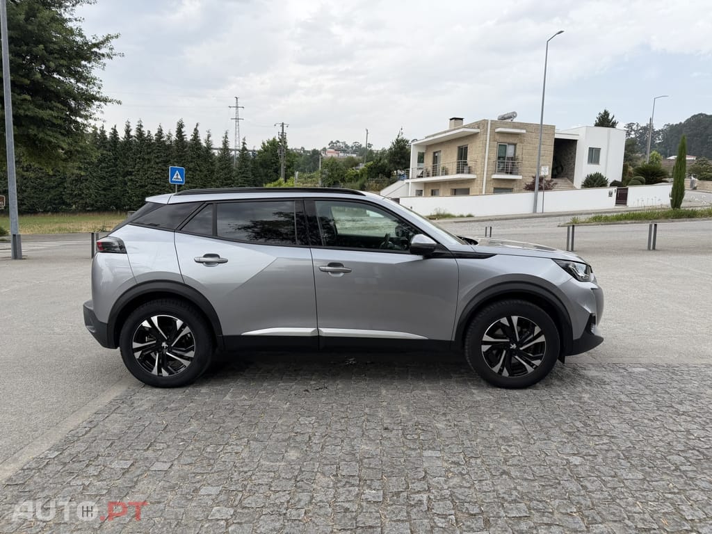 Peugeot E-2008 50 kWh Allure