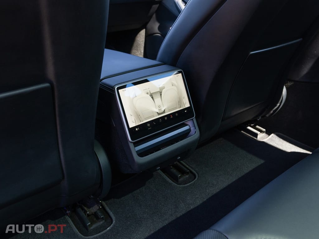 Tesla Model 3 Tração Traseira