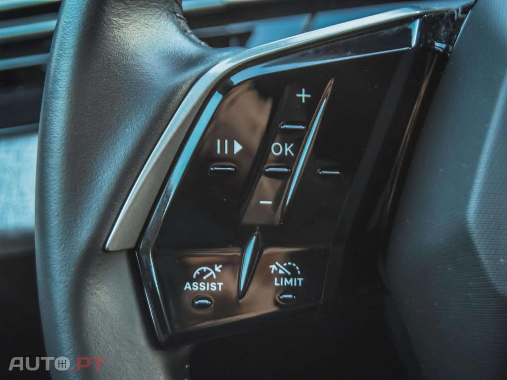 Peugeot 3008 1.2 Hybrid Allure e-DCS6
