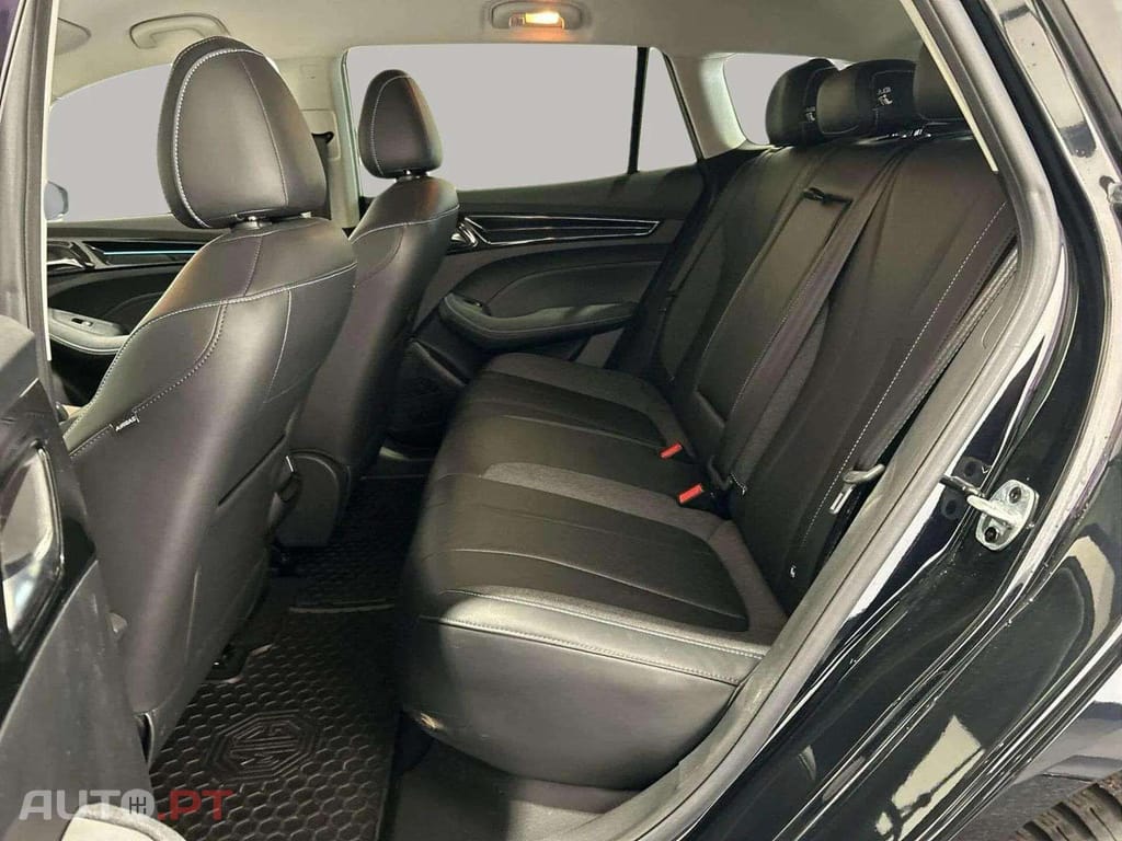 MG MG5 I.V.A DEDUTÍVEL Standard Range Luxury 50 kWh