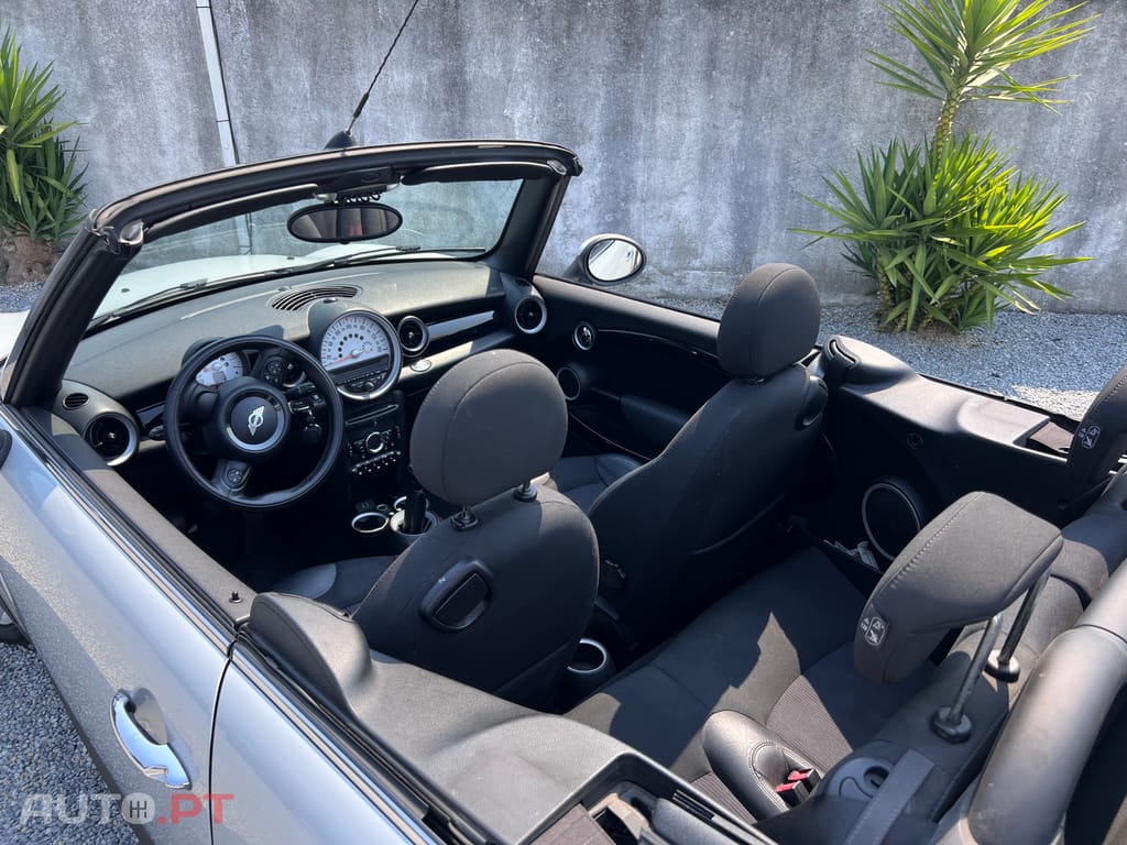 MINI Cooper Cabrio