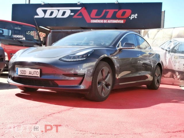 Tesla Model 3 Standard Range Plus RWD