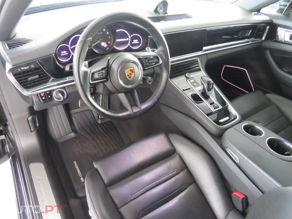 Porsche Panamera 4 E-Hybrid