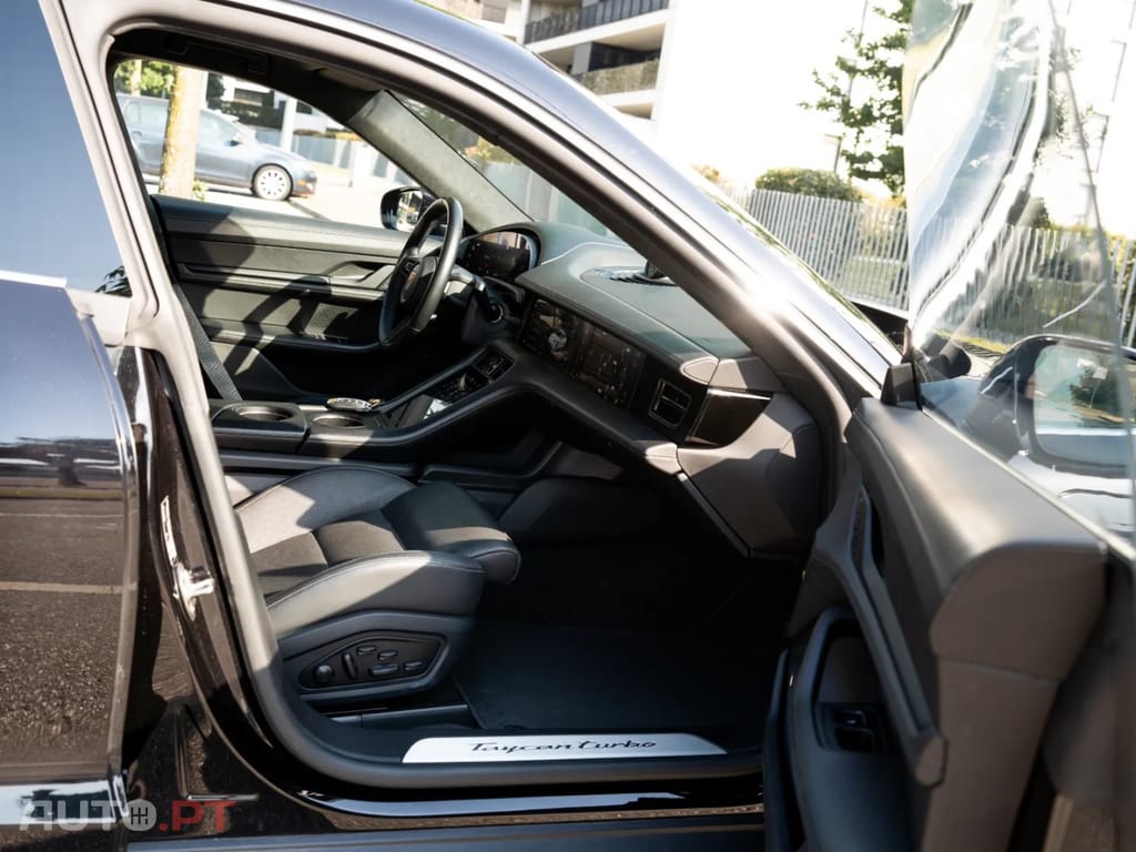 Porsche Taycan Turbo