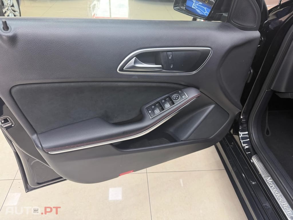 Mercedes-Benz A 180 7G-DCT AMG Line