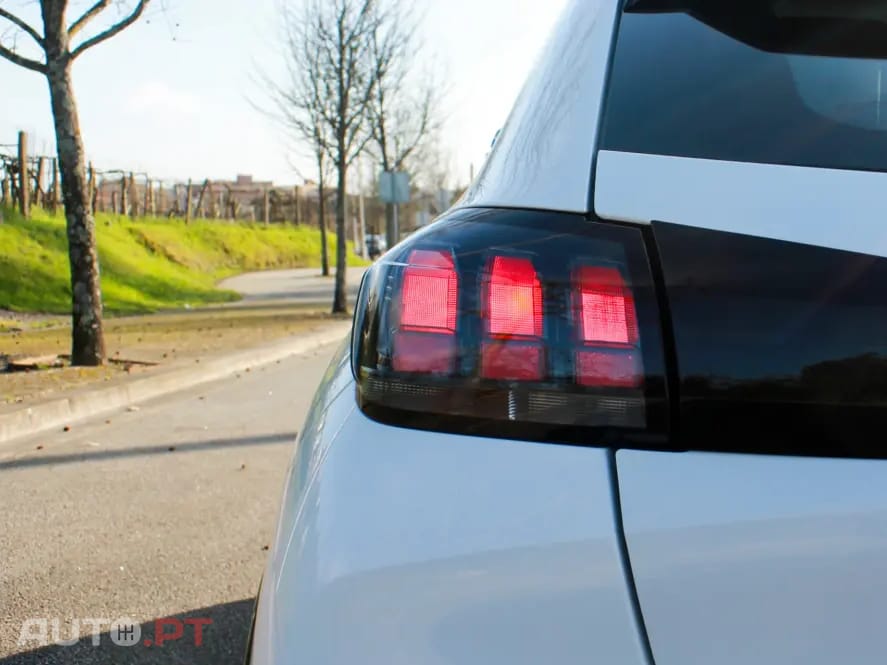 Peugeot E-208 50 kWh Active Pack