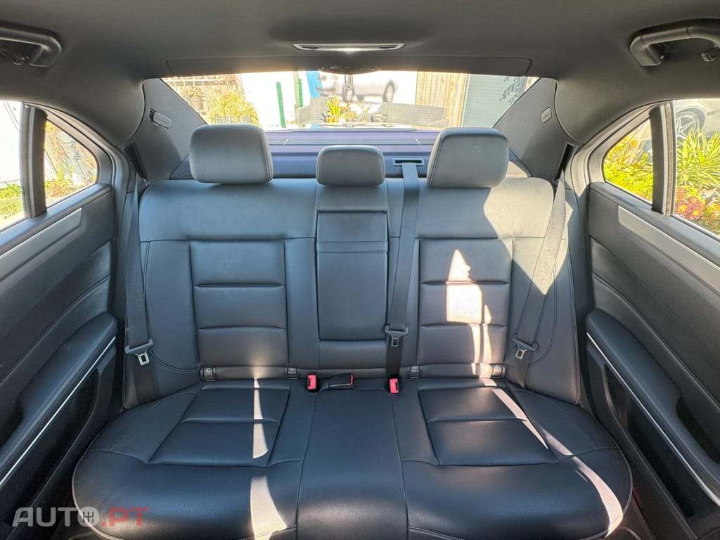 Mercedes-Benz E 250 CDi Avantgarde BlueEfficiency Auto.