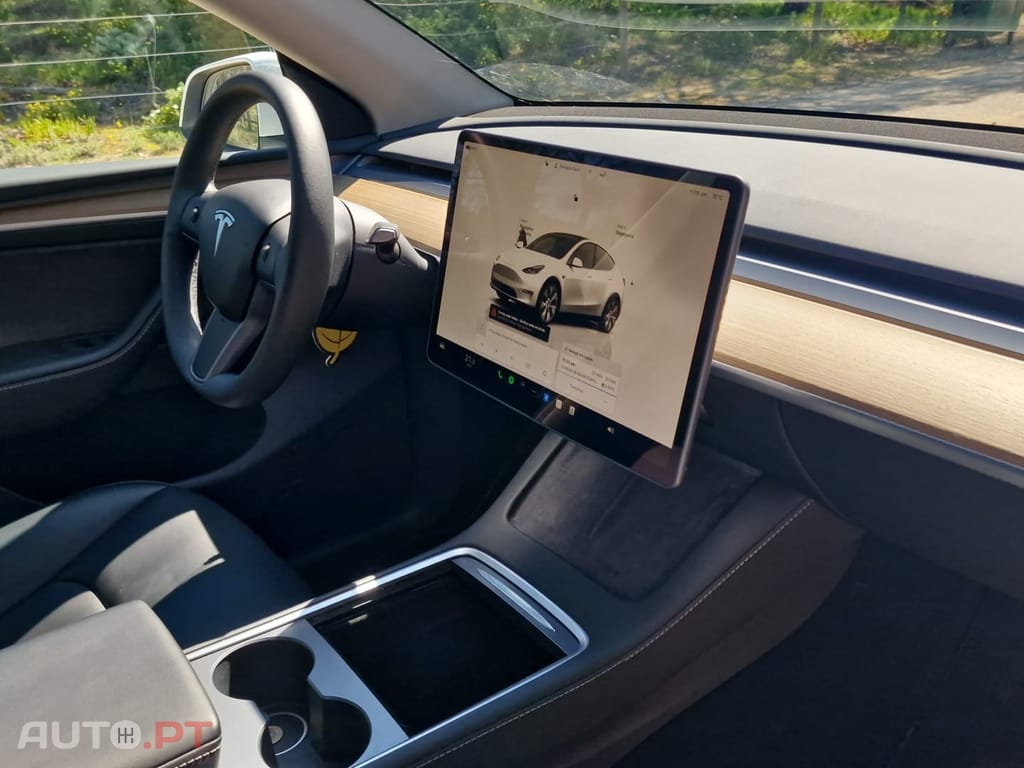 Tesla Model Y RWD