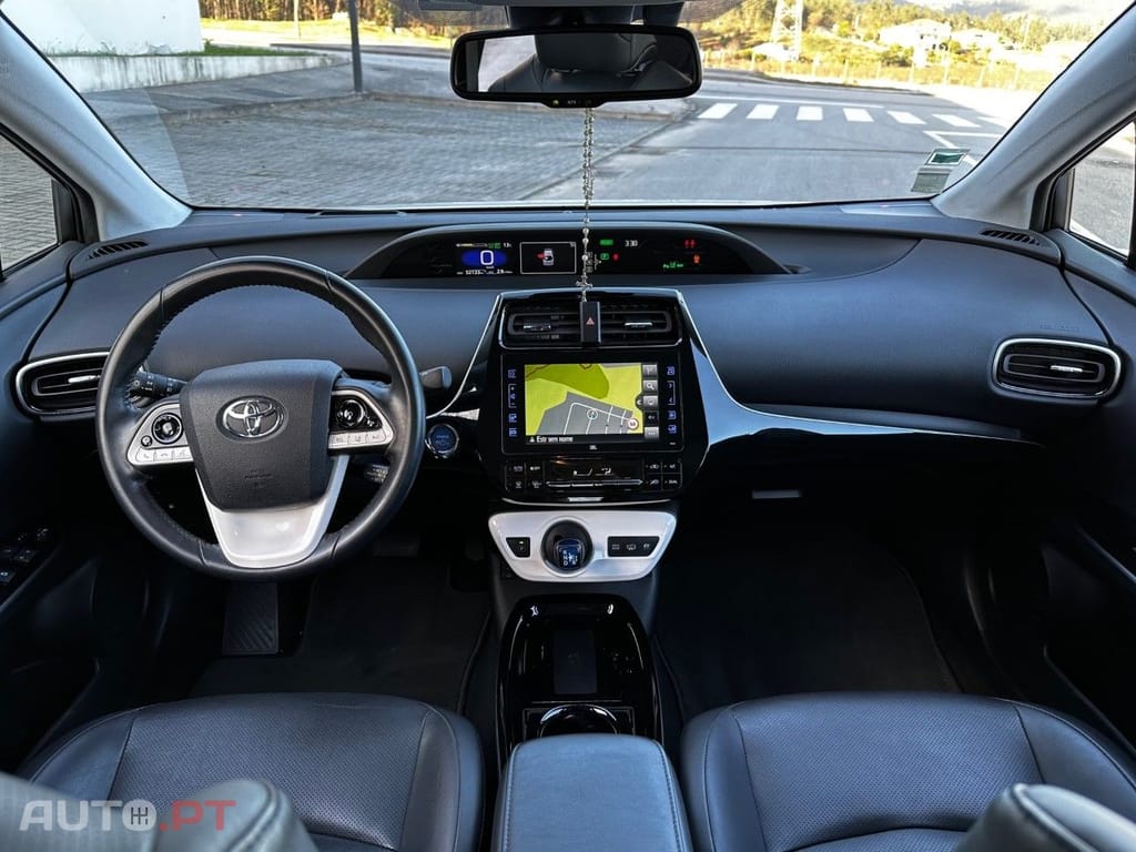 Toyota Prius 1.8 Plug-In Luxury+Pele
