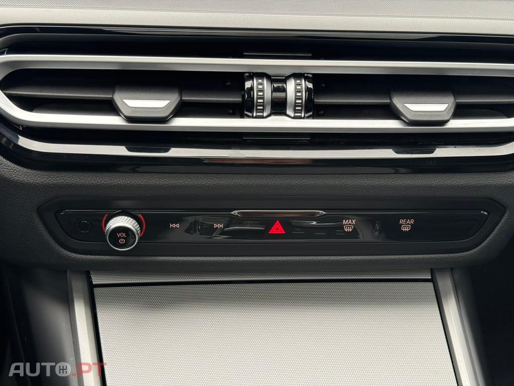 BMW 330 e Touring Corporate Edition Auto