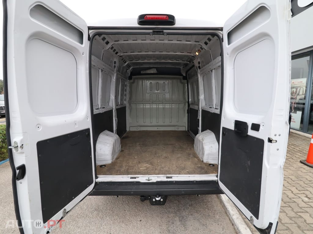 Peugeot Boxer 2.0 BlueHDi 330 L2H2 Premium