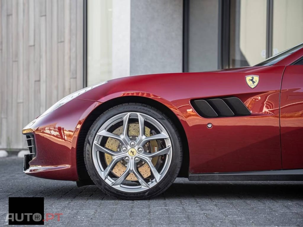 Ferrari California 4.3 V8