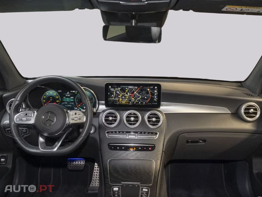 Mercedes-Benz GLC 300 I.V.A DEDUTIVEL de 4M AMG