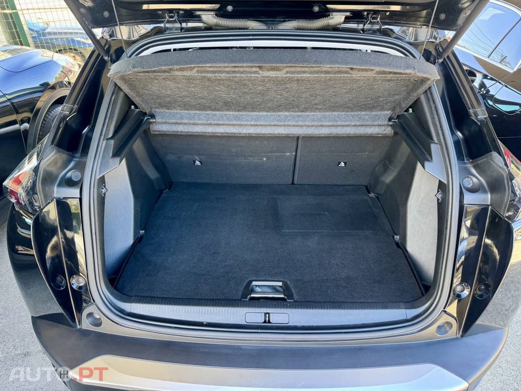 Peugeot 2008 1.5 BlueHDi Allure Pack