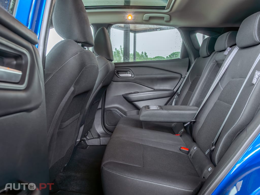 Nissan Qashqai 1.3 DIG-T N-Connecta LED+SKY