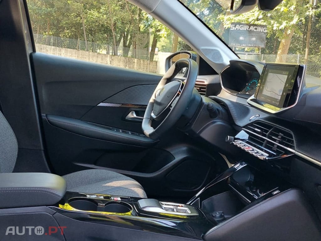 Peugeot E-208 50 kWh Style