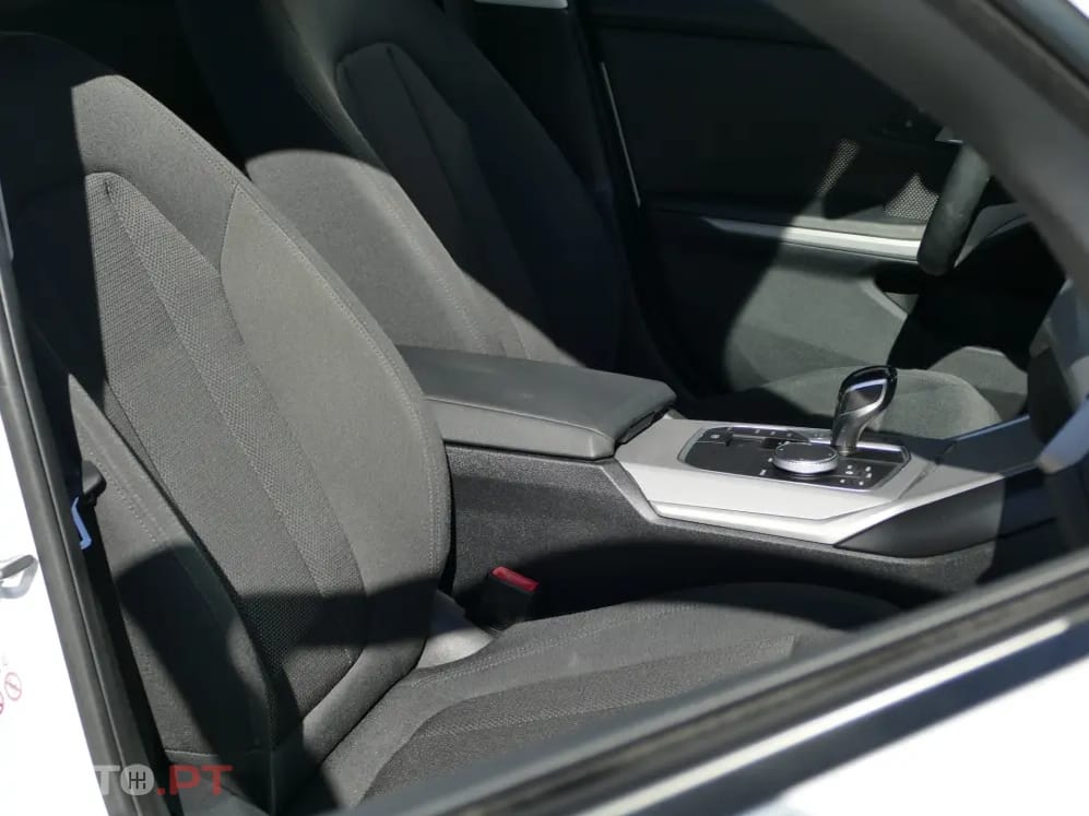BMW 330 e iPerformance Advantage