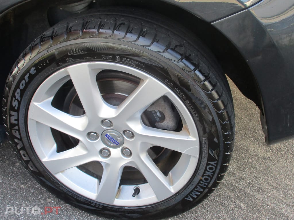 Volvo V60 2.0 D4 Momentum Plus Geartronic 180 cv