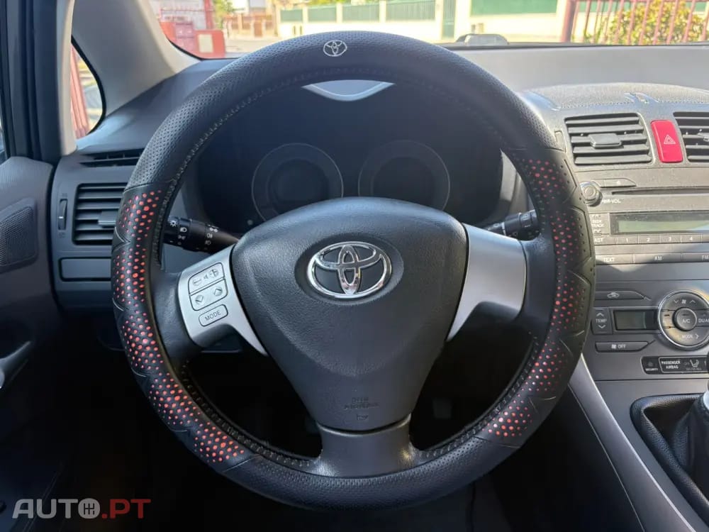 Toyota Auris 1.4 D-4D Sol