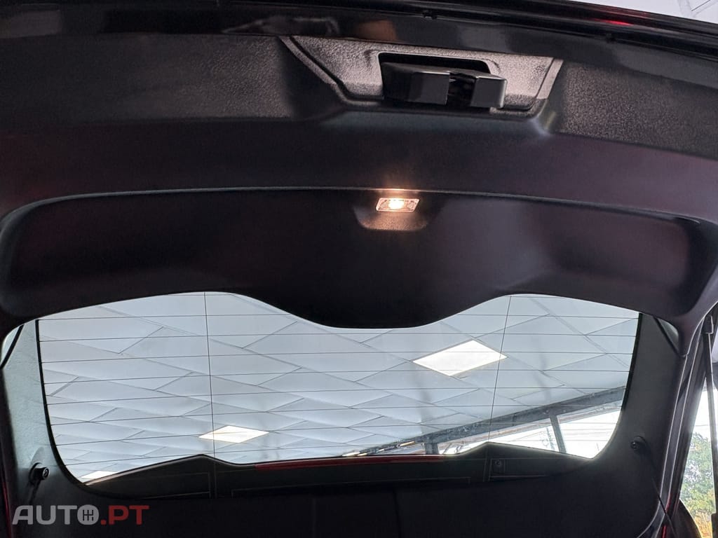 Volvo V40 2.0 D2 R-Design Momentum