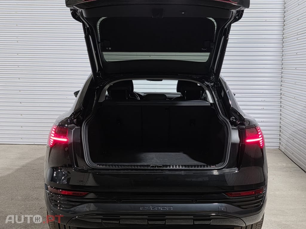 Audi Q8 E-Tron 55 quattro Advanced