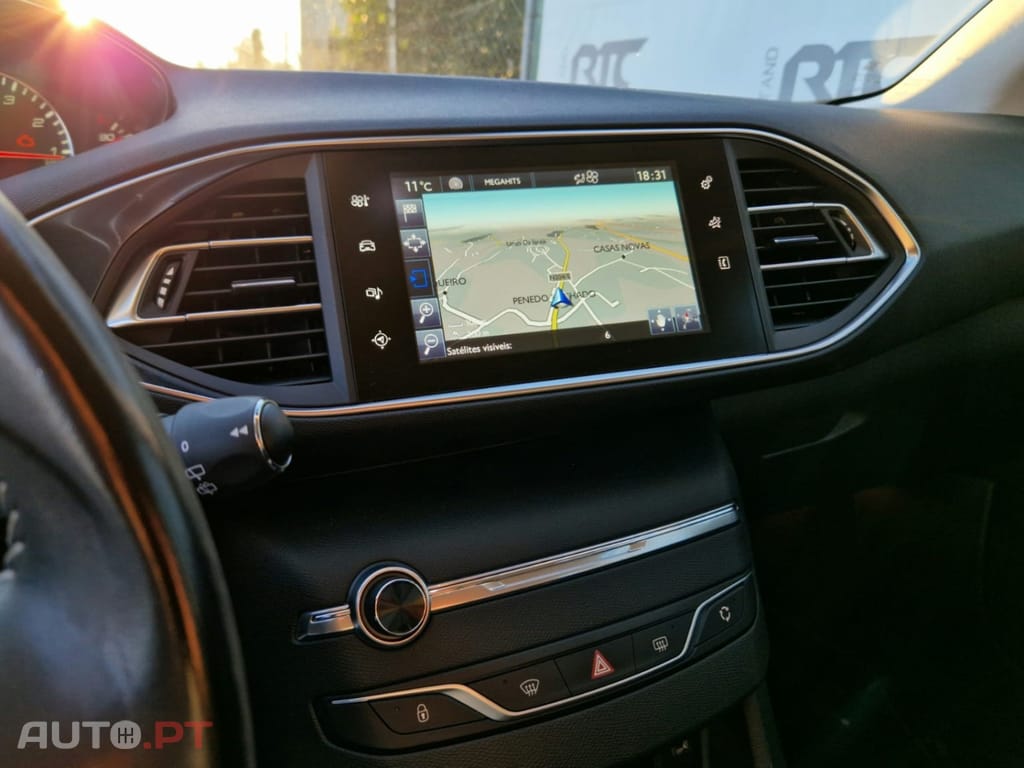Peugeot 308 1.2 PureTech Allure J17