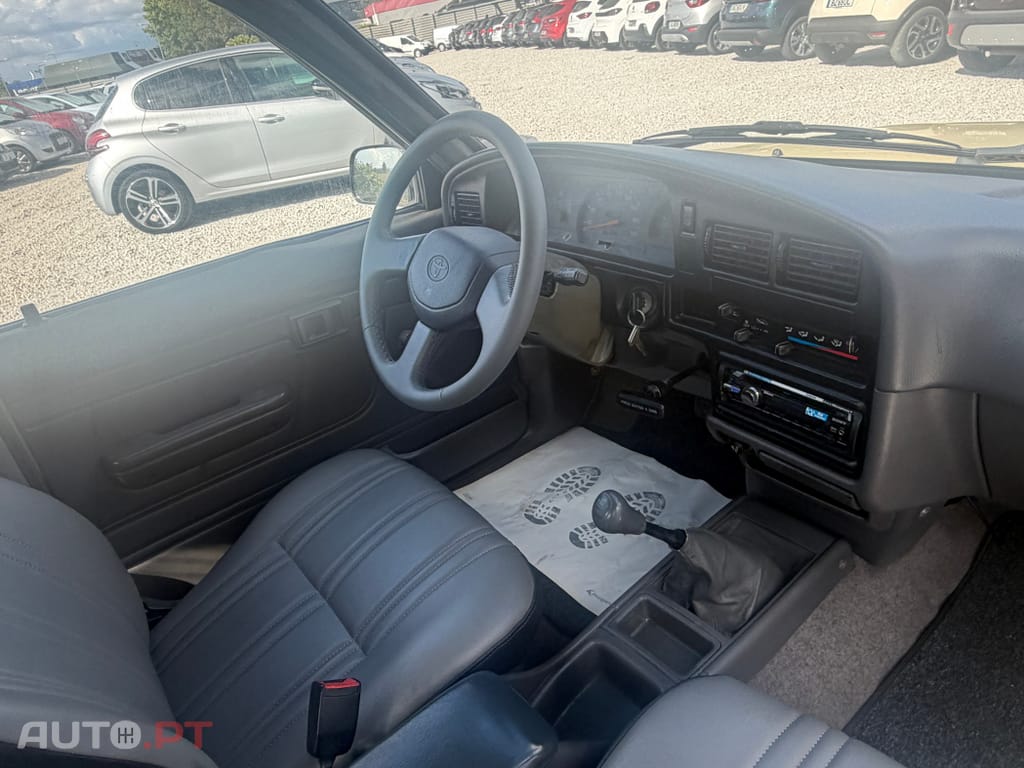 Toyota Hilux 2.4D 5LUG Dir. Assistida