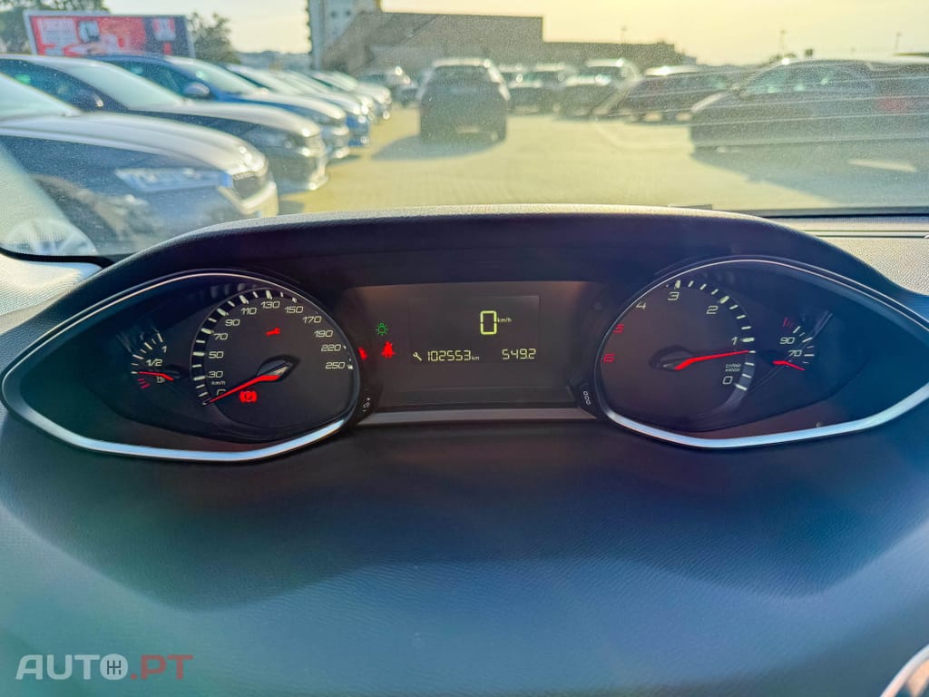 Peugeot 308 1.5 BlueHDi Business Line