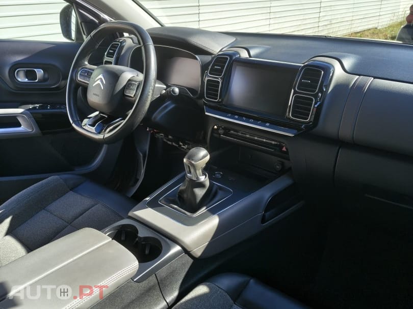 Citroën C5 Aircross 1.2 PureTech Shine — fotografia 3