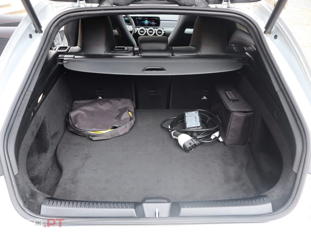 Mercedes-Benz CLA 250 e AMG Line