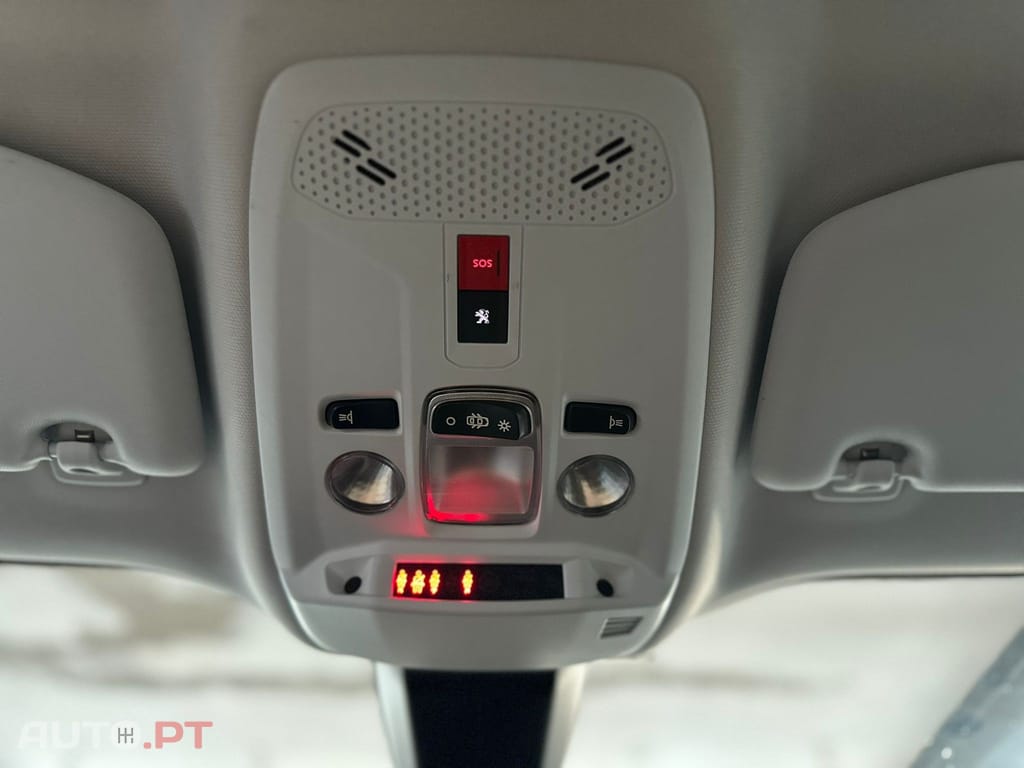 Peugeot E-2008 50 kWh Active Pack