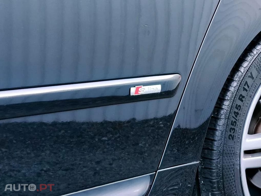 Audi A4 2.0 TDI S-line