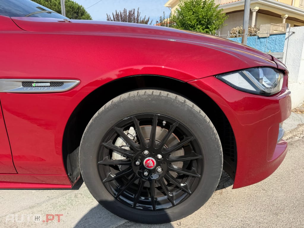 Jaguar XE 2.0 D Portfolio Aut.